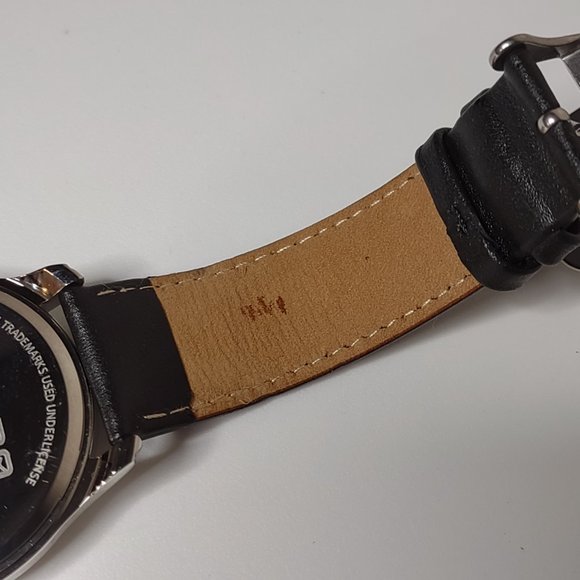 Calgary Flames Watch With Leather Band - Picture 9 of 15